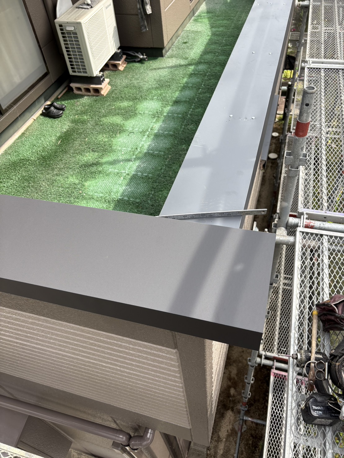 ベランダ笠木カバー_施工事例