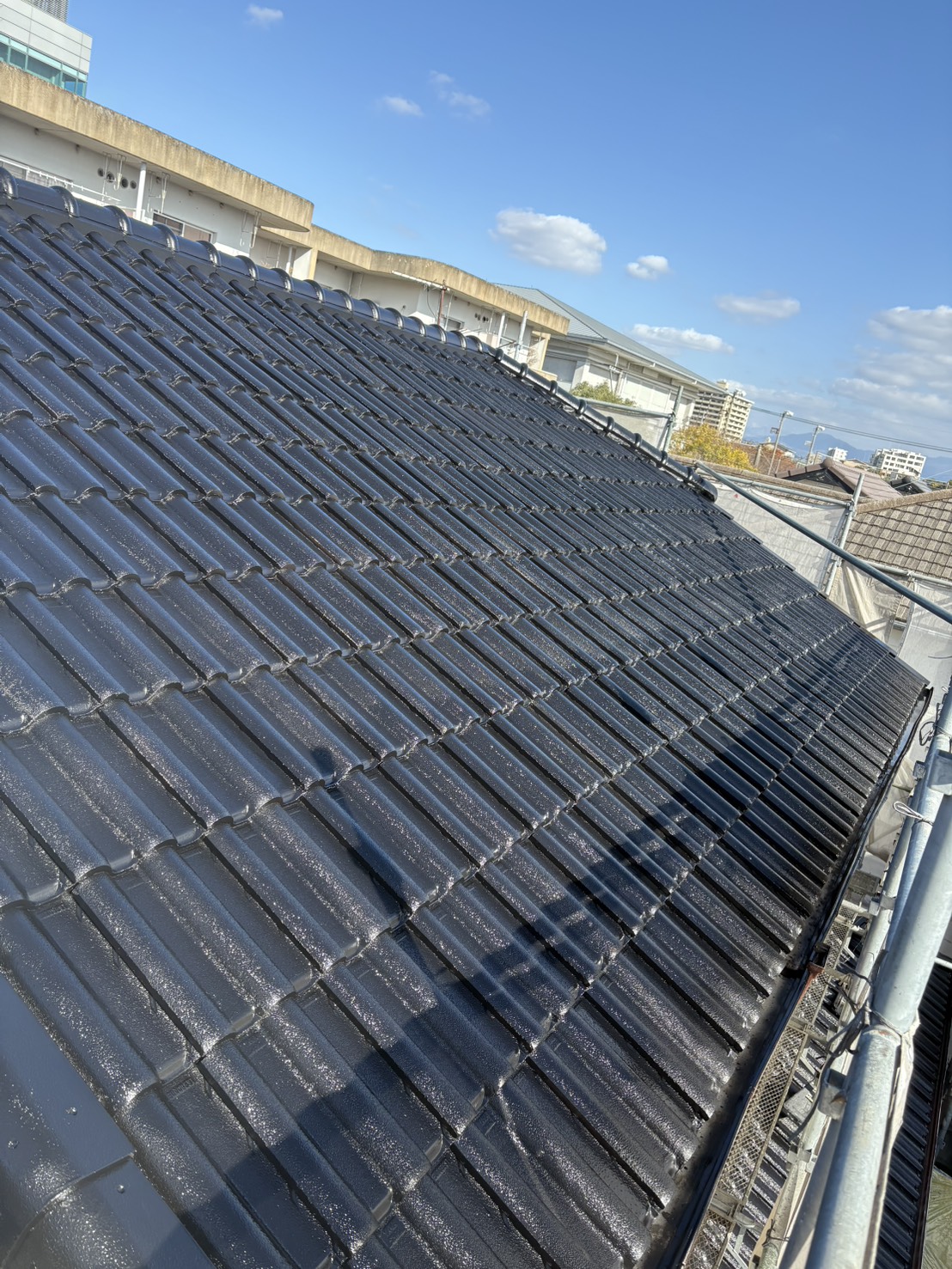 瓦 吹き付け塗装_ビフォー アフター